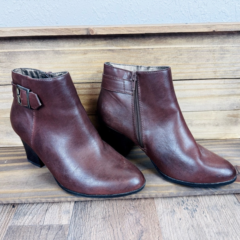 Women’s Brown Kim Roger’s Gretta Ankle Boots size 7.5